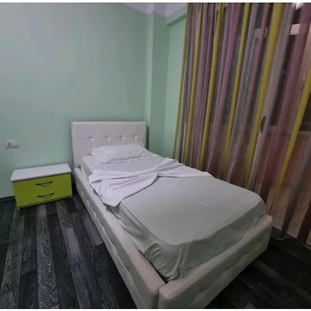 Central Apartment Apartament Tirana
